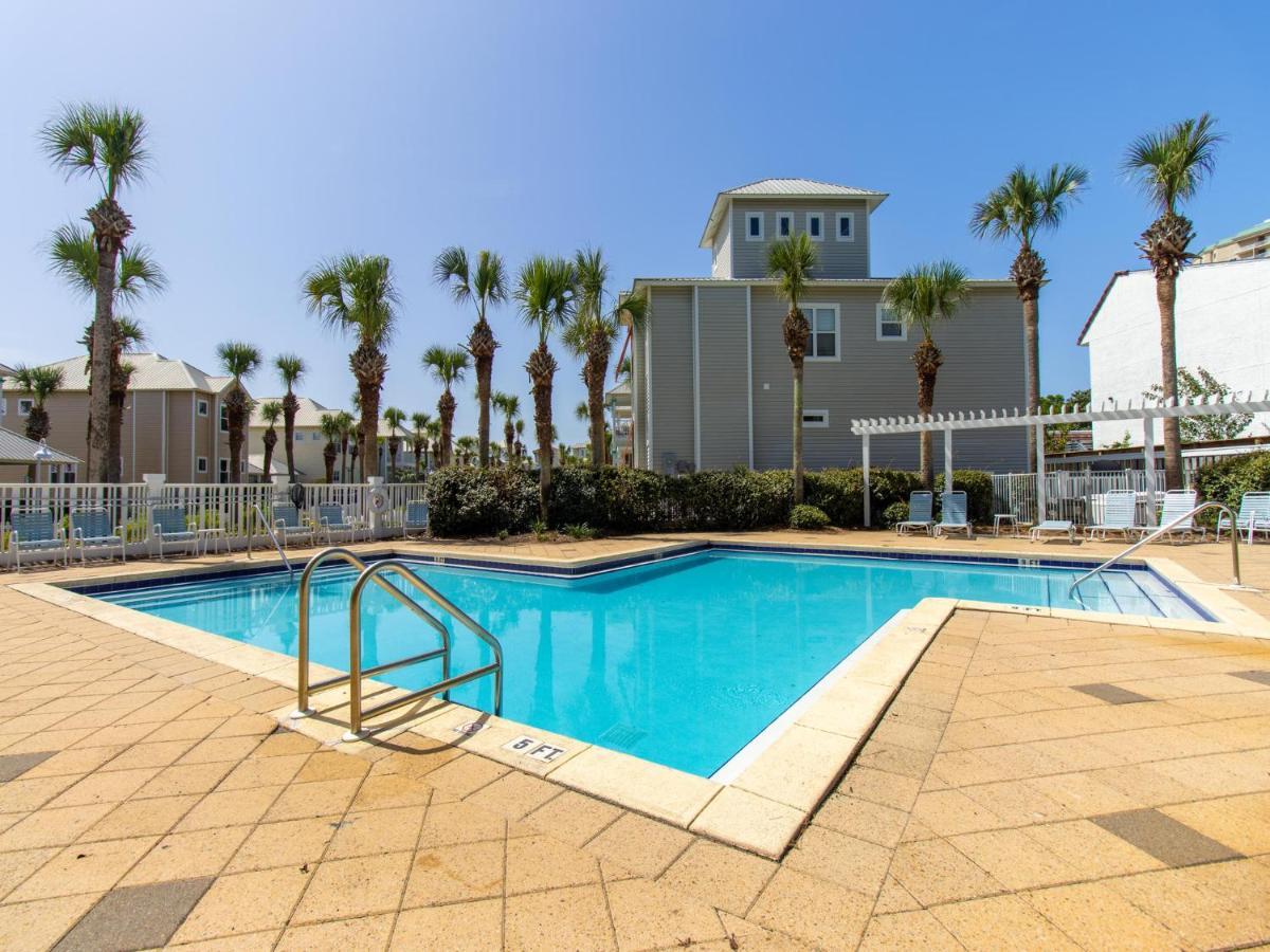 Cay Destin