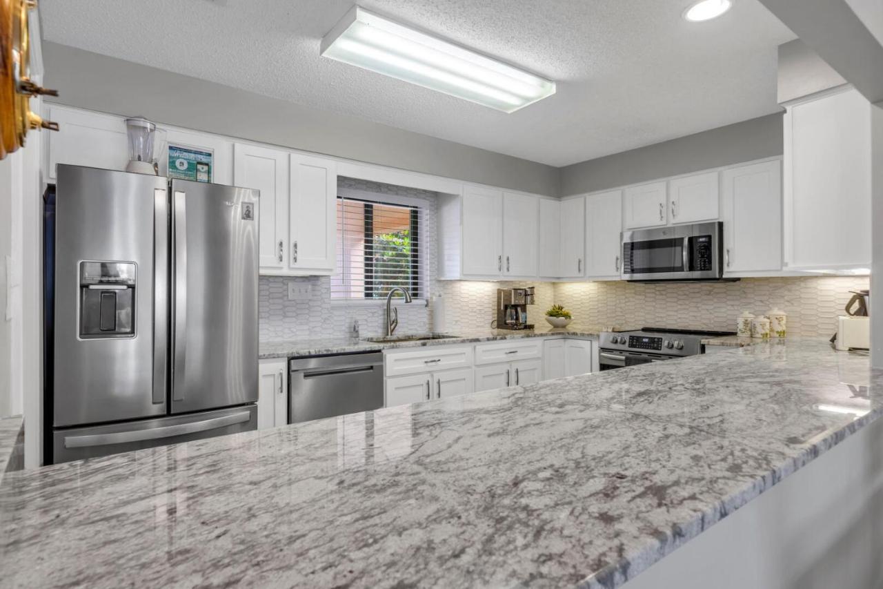 Aegean 212 - Beautiful Updated 2 Bedroom 2 Bath In The Heart Of * Destin