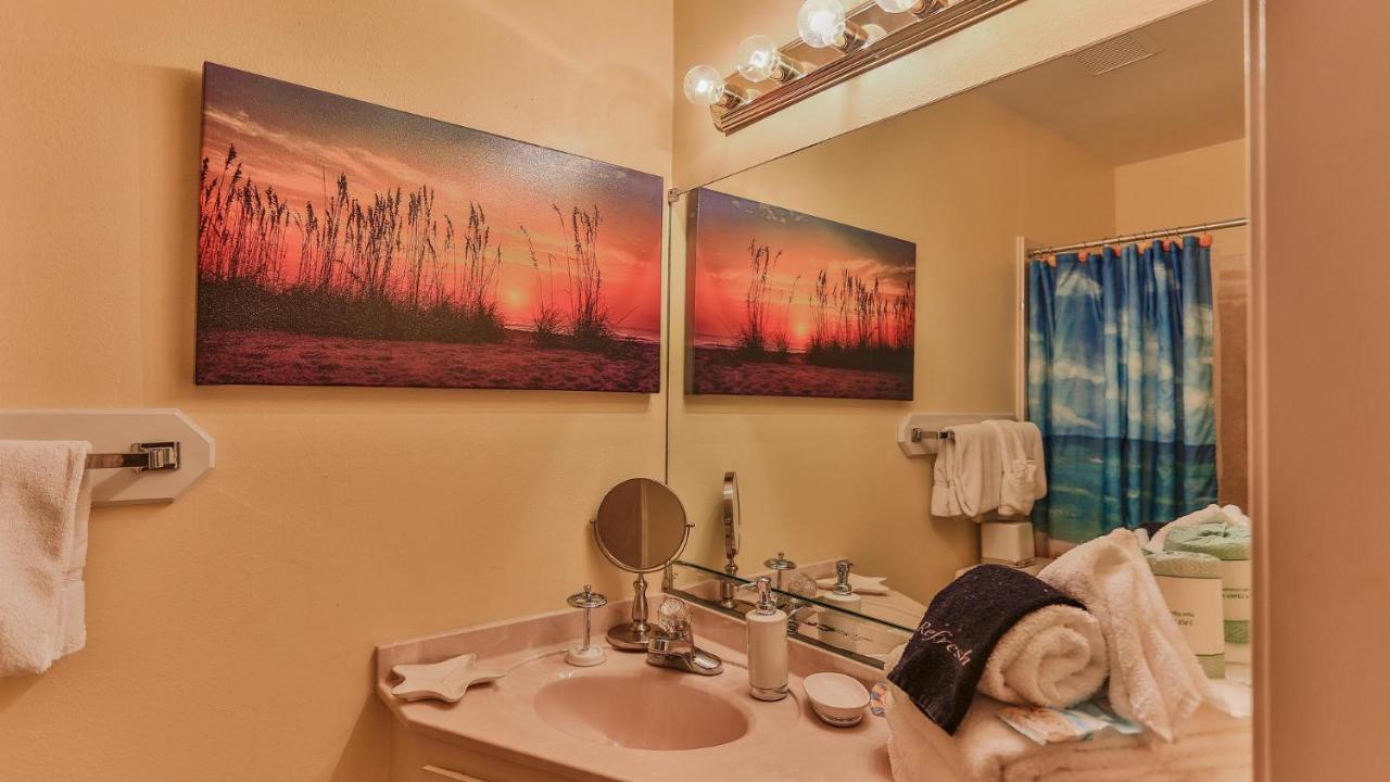 Aegean 215 - Beautiful Beachfront Lots Of On Site Activities Holiday home Destin