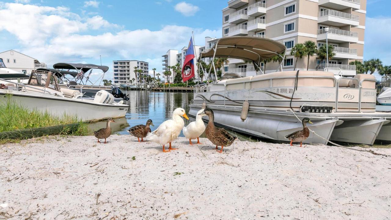 Holiday home Red Hot Retreat - Updated Isle Townhome On The Harbor