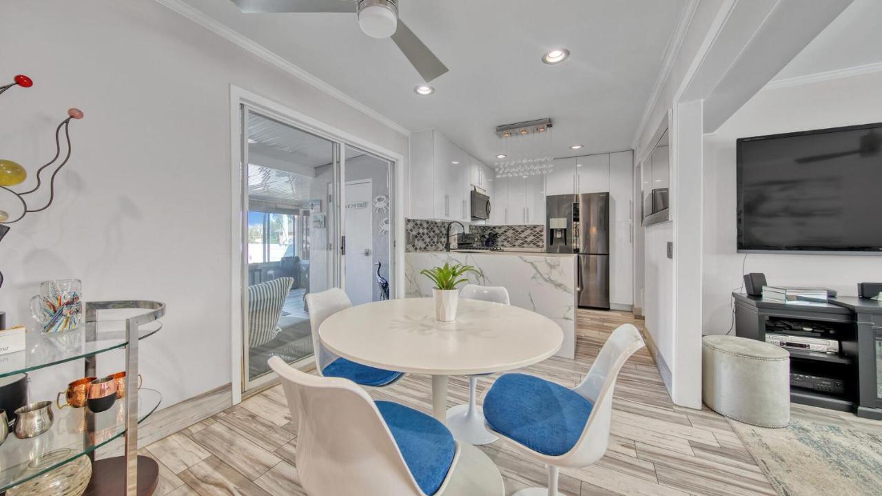 Red Hot Retreat - Updated Isle Townhome On The Harbor Destin