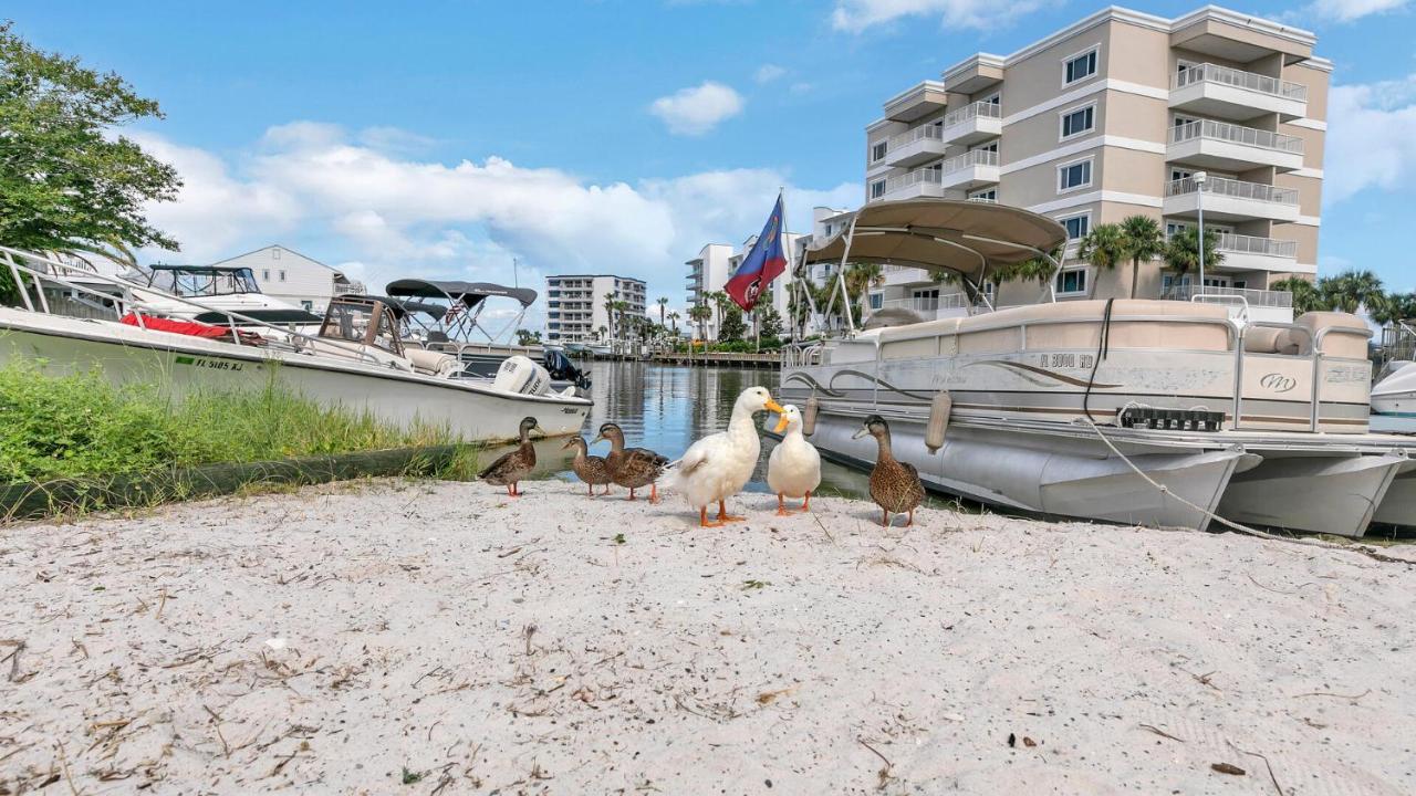 Red Hot Retreat - Updated Isle Townhome On The Harbor Holiday home Destin