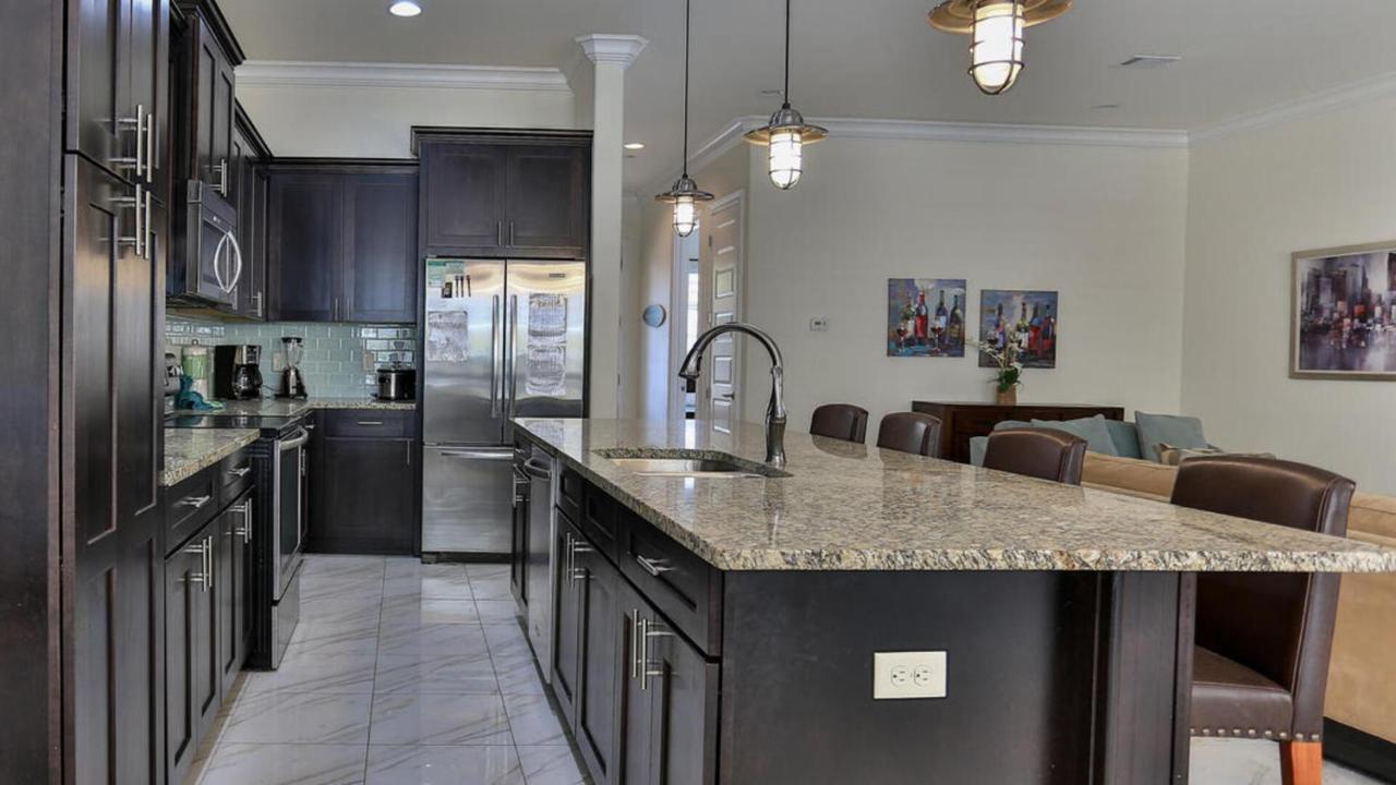 Playa Blanca - Steps To The Sleeps 14 Has Community Pool Holiday home Destin