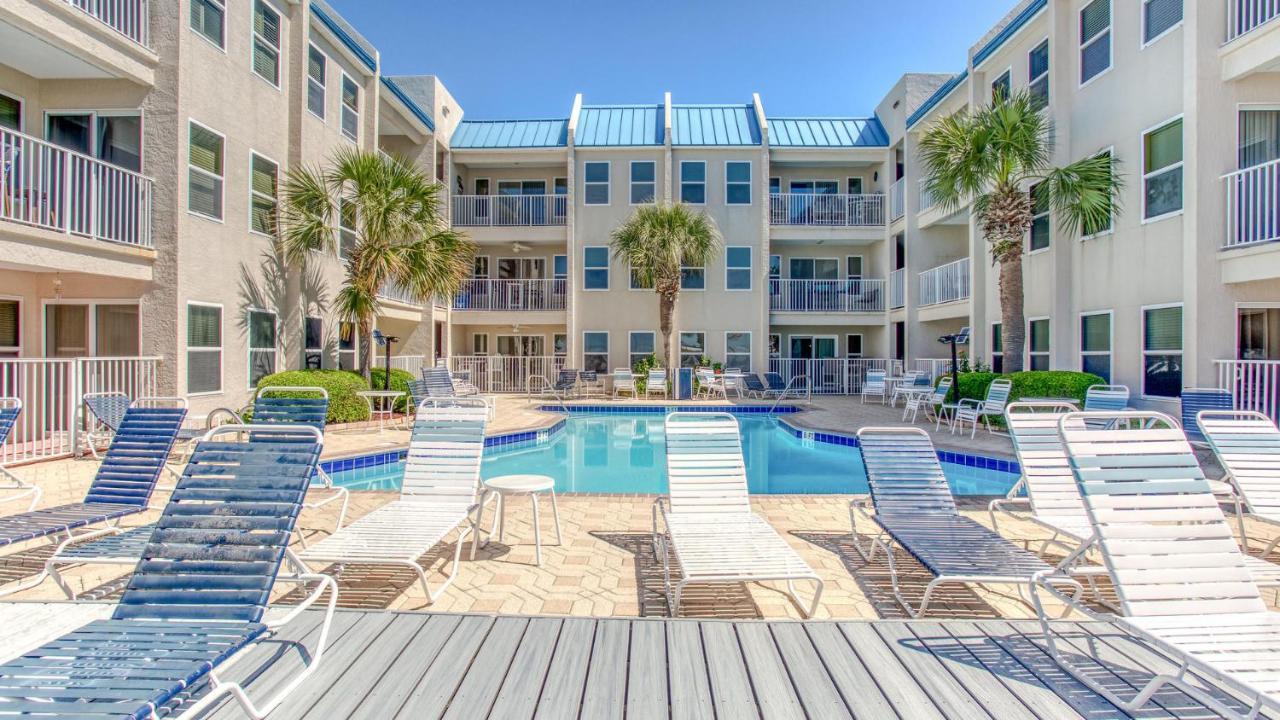 Poolside 106 - Updated Beachfront On Isle In Destin