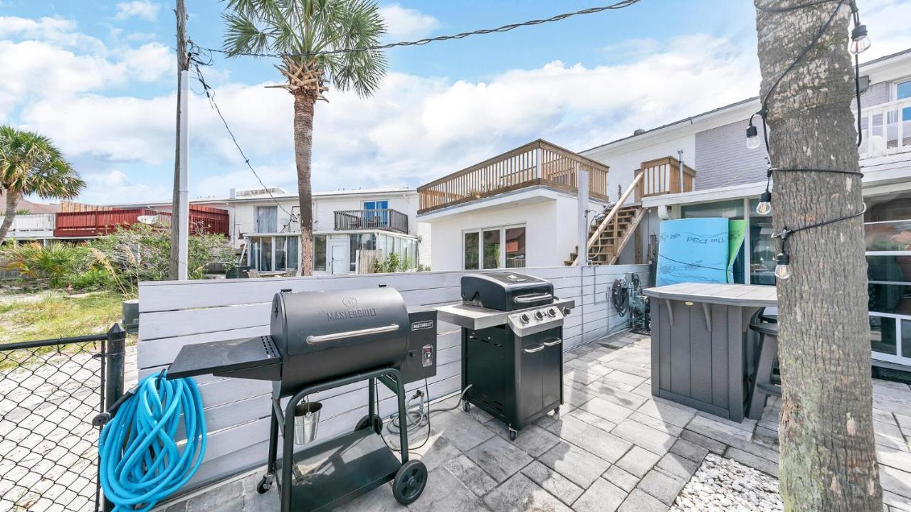 Holiday home Red Hot Retreat - Updated Isle Townhome On The Harbor *