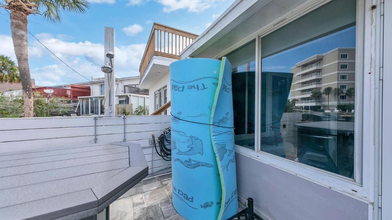 Red Hot Retreat - Updated Isle Townhome On The Harbor Destin