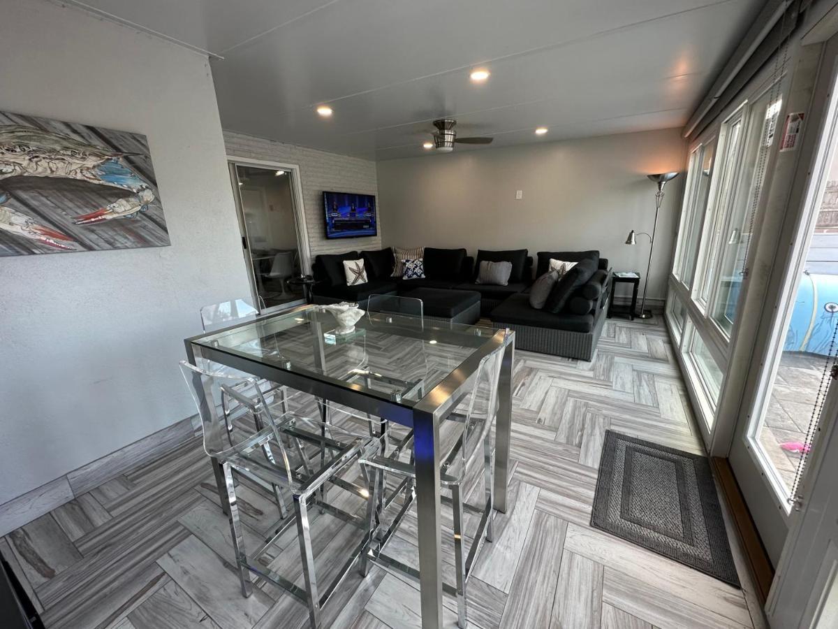 Red Hot Retreat - Updated Isle Townhome On The Harbor Destin