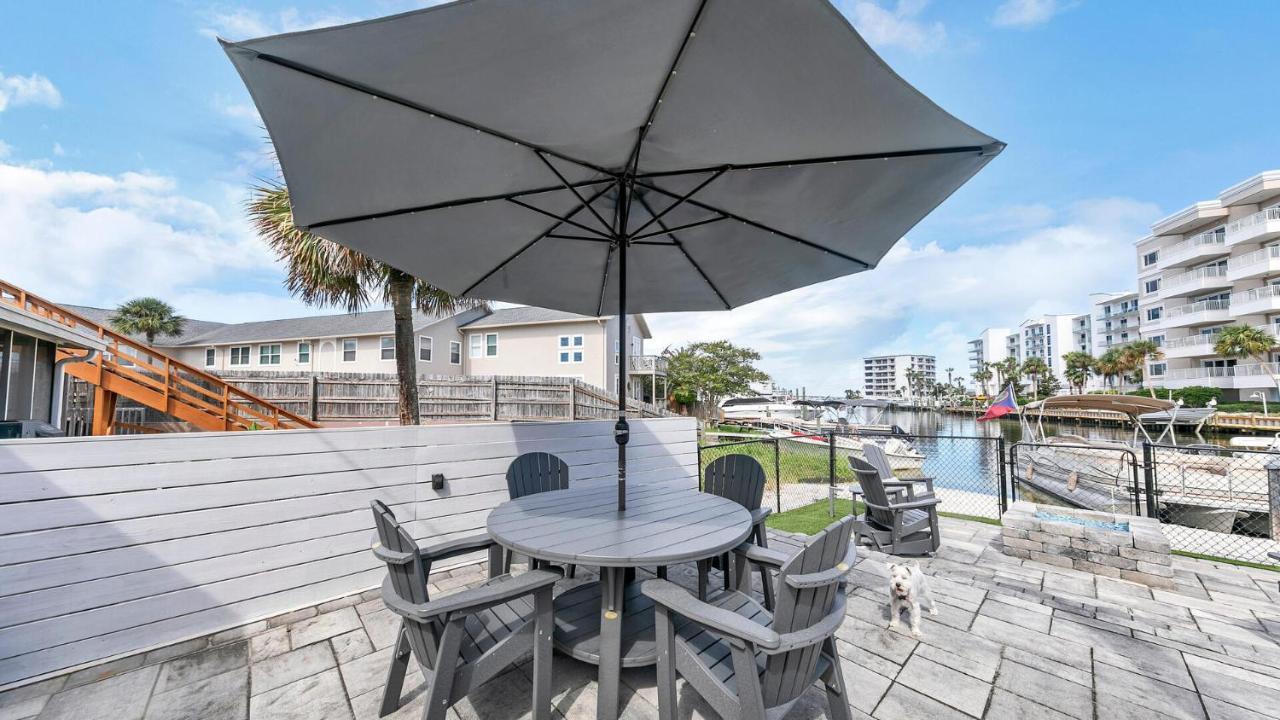 Red Hot Retreat - Updated Isle Townhome On The Harbor Holiday home *
