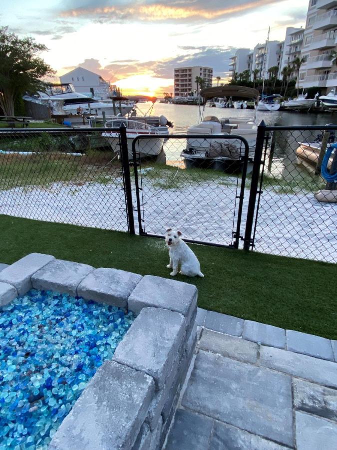 Holiday home Red Hot Retreat - Updated Isle Townhome On The Harbor *