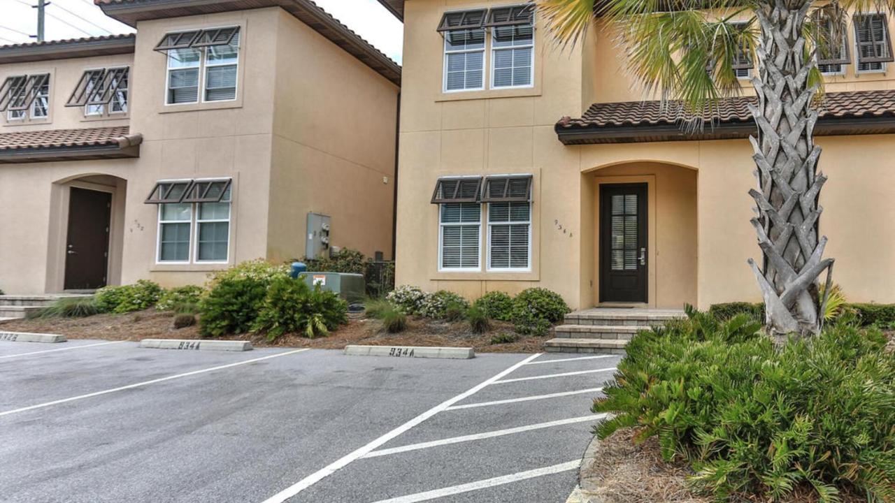 Playa Blanca - Steps To The Sleeps 14 Has Community Pool Destin