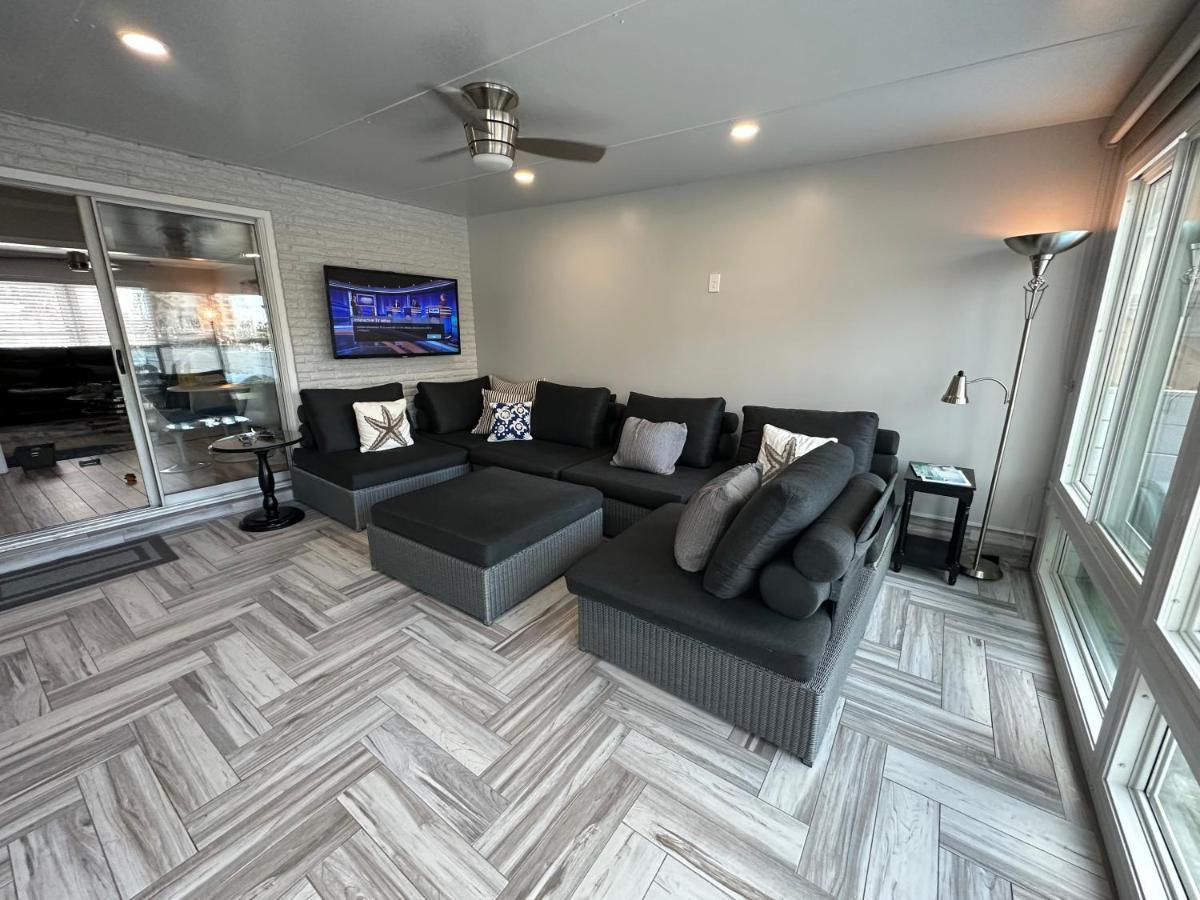 Red Hot Retreat - Updated Isle Townhome On The Harbor Holiday home Destin