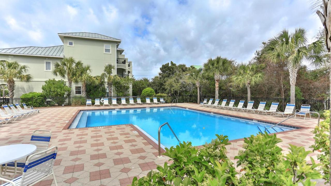 Playa Blanca - Steps To The Sleeps 14 Has Community Pool Holiday home Destin