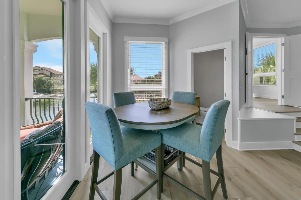 Aqua Bella - Boater's Delight On Isle Holiday home Destin
