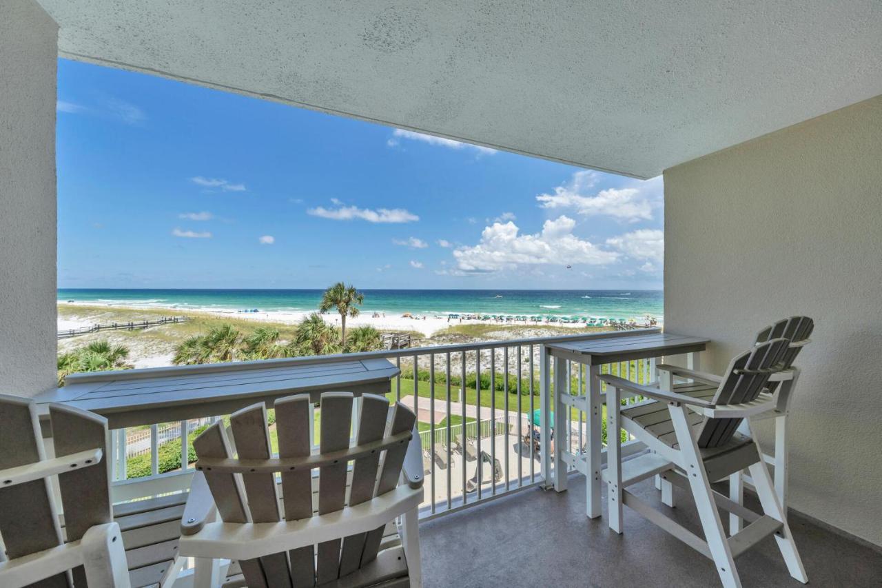 Is A Beautiful Front With A Great View Of The Gulf *