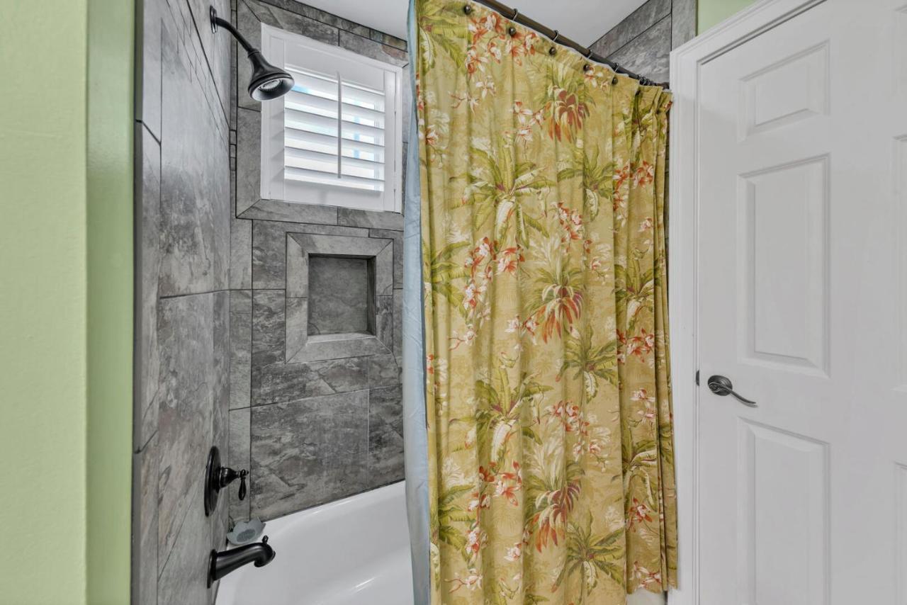 Grandview 202 - Beach Front 3br In Miramar Beach Holiday home *