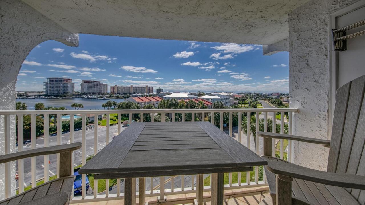 Dolphin Point 502b - 2br On Isle With Harbor View Holiday home Destin