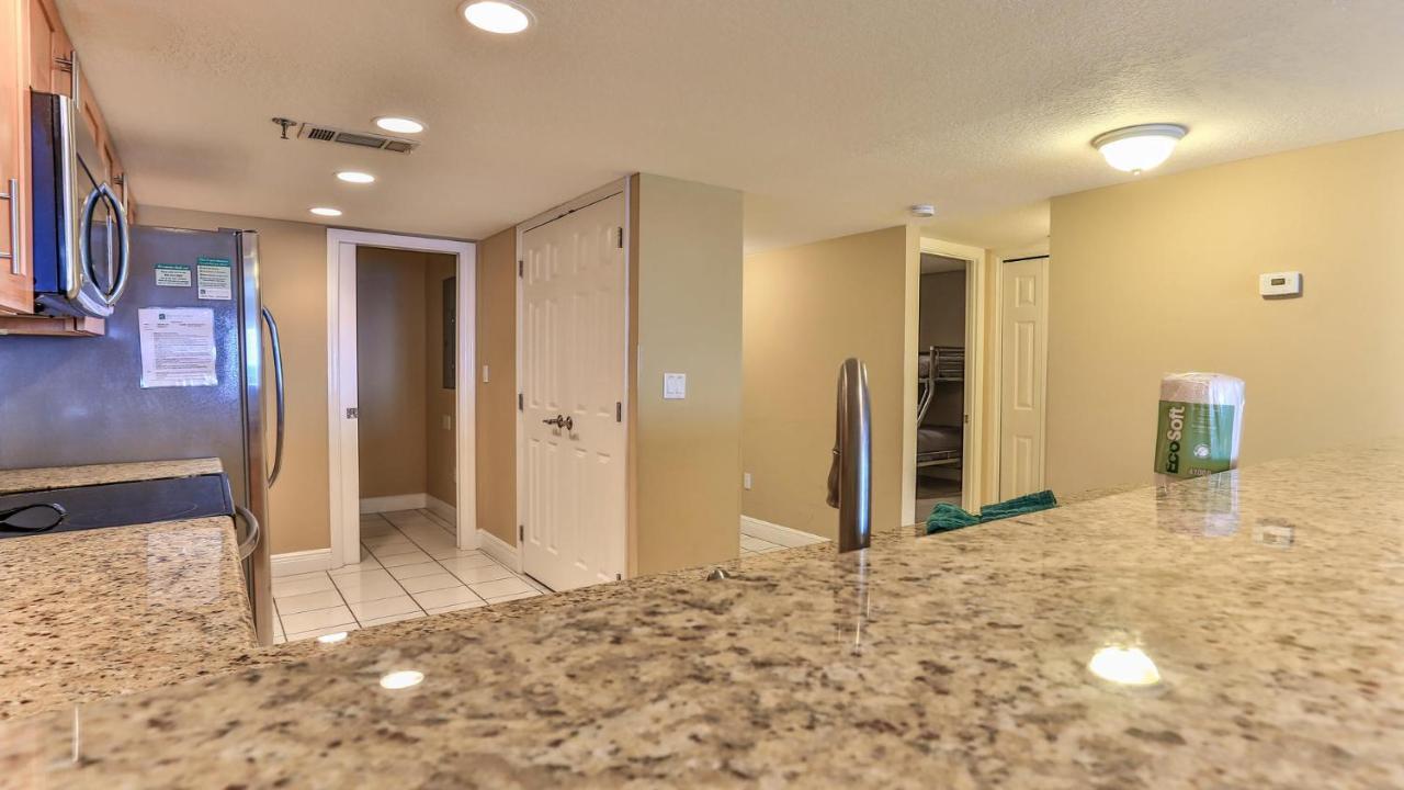 Apartment Towers 142 - 2 Bedroom Front In The Heart Of With Amazing Views! *