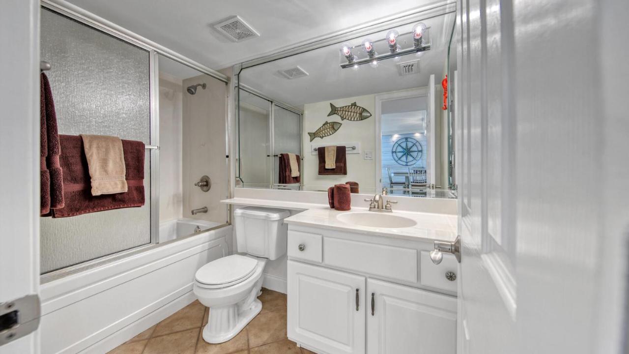 Dolphin Point 502b - 2br On Isle With Harbor View Holiday home