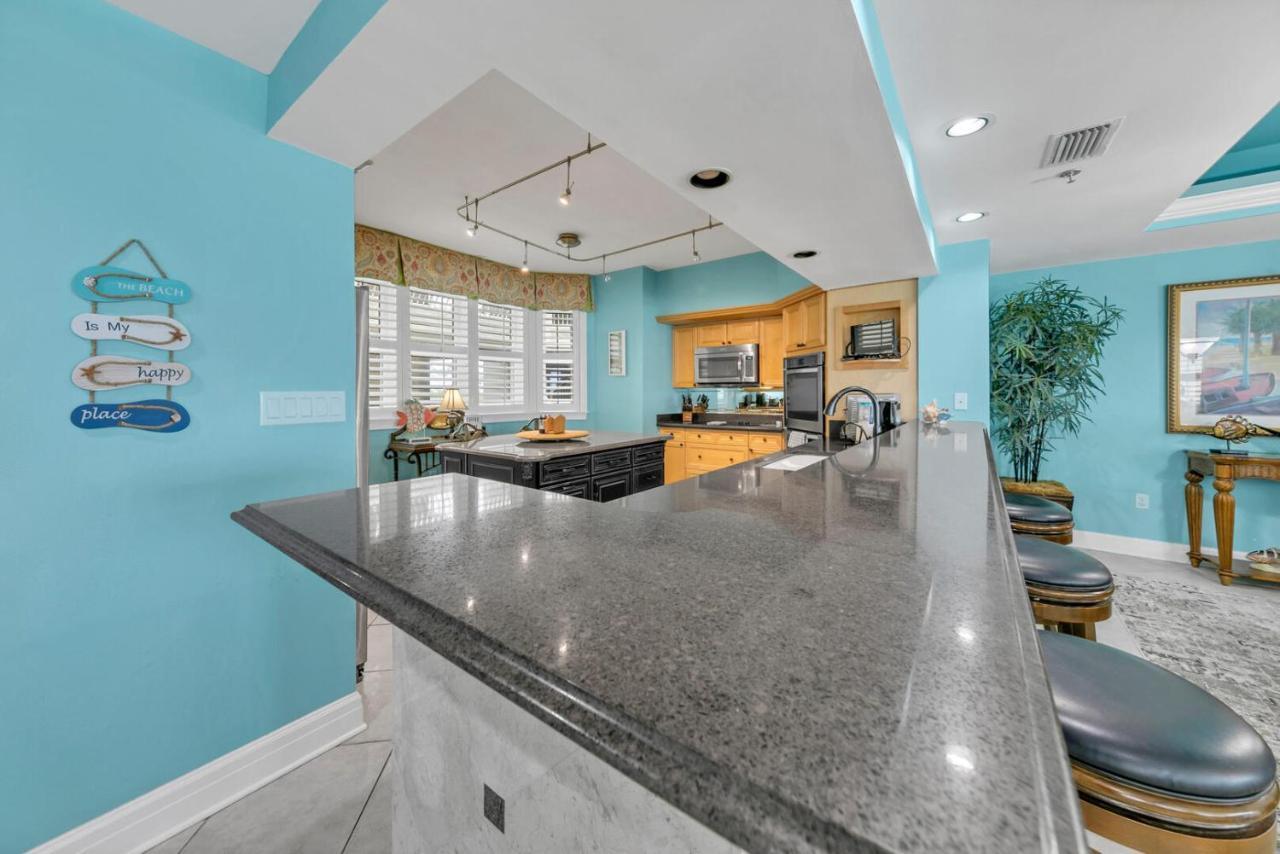 Grandview 202 - Beach Front 3br In Miramar Beach *
