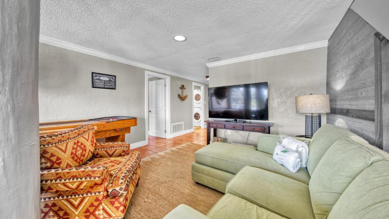 Palm Breeze - Is A 4br With Private Pool And Boat Dock In *