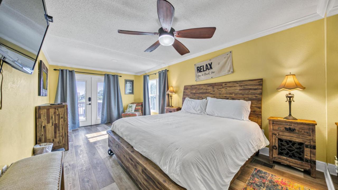 Palm Breeze - Is A 4br With Private Pool And Boat Dock In Holiday home Destin