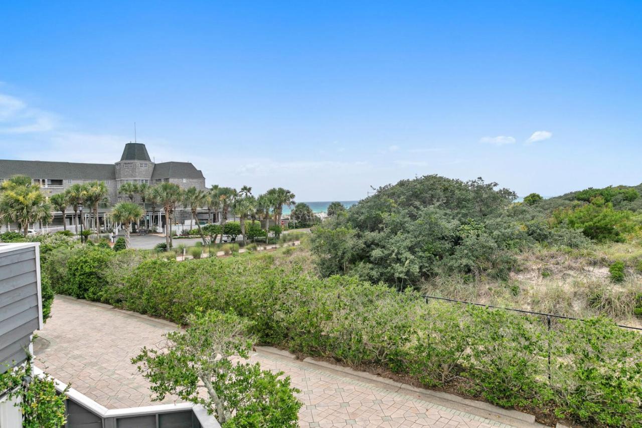 Henderson Haus - Is A Fabulous 3br Townhome In *