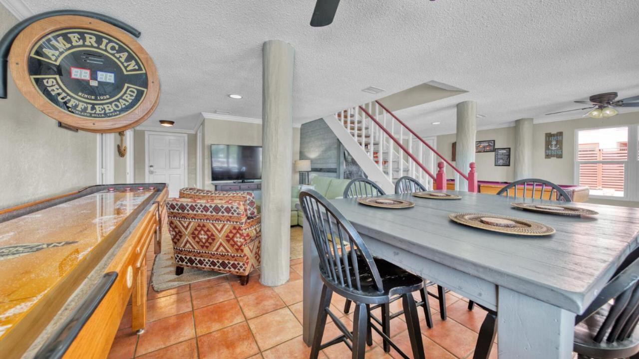 Palm Breeze - Is A 4br With Private Pool And Boat Dock In Holiday home