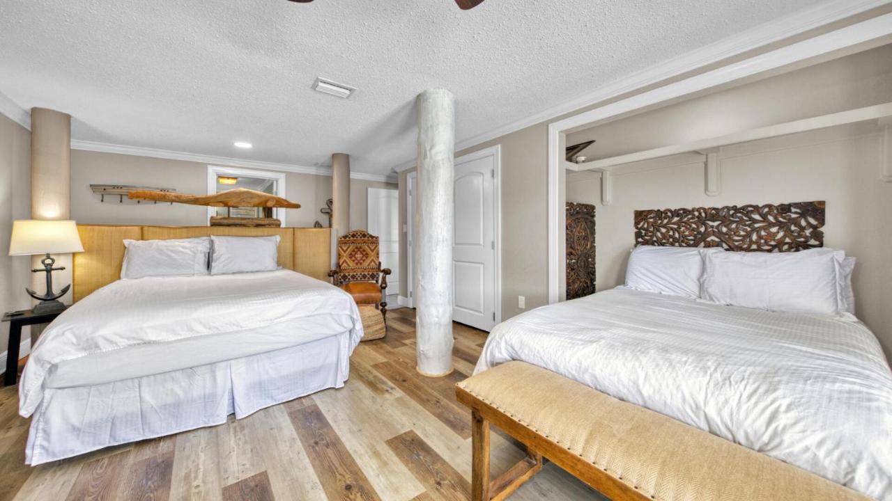 Palm Breeze - Is A 4br With Private Pool And Boat Dock In *