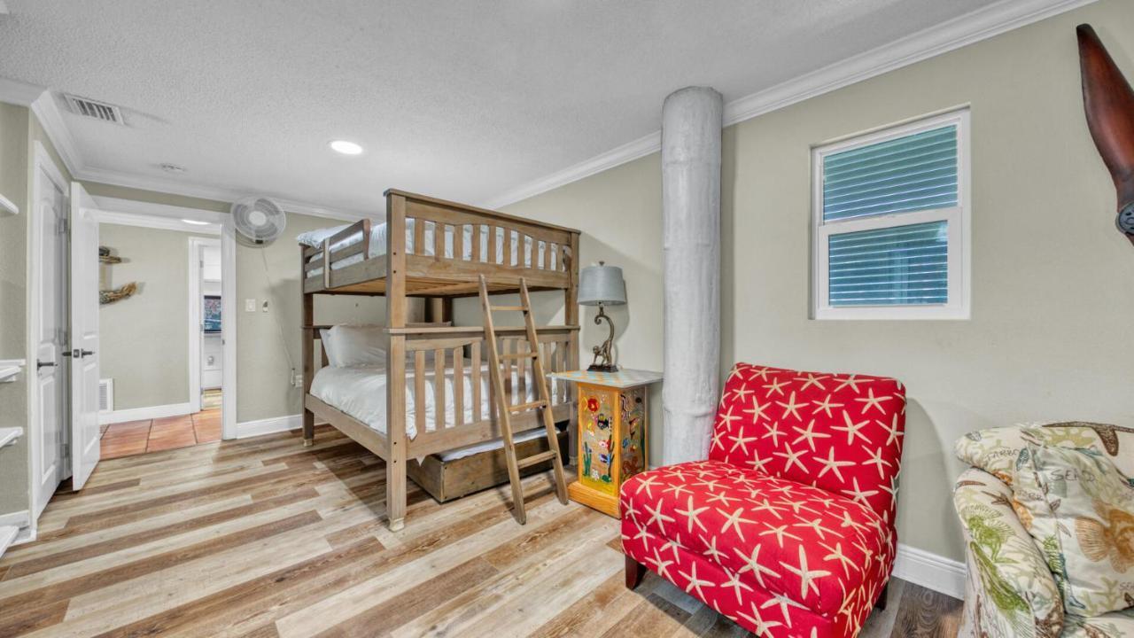 Palm Breeze - Is A 4br With Private Pool And Boat Dock In * Destin