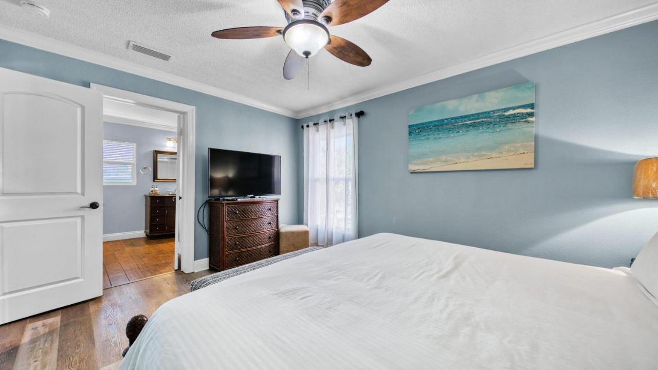 Palm Breeze - Is A 4br With Private Pool And Boat Dock In * Destin