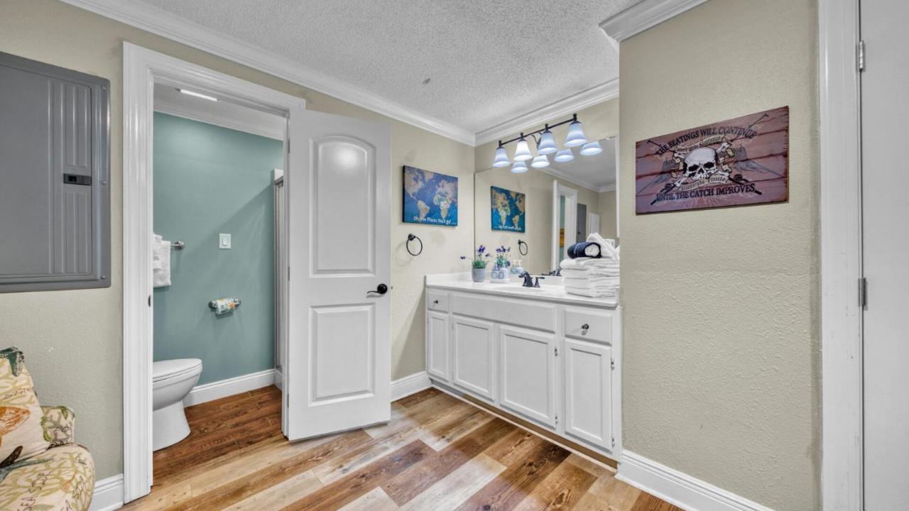 Palm Breeze - Is A 4br With Private Pool And Boat Dock In