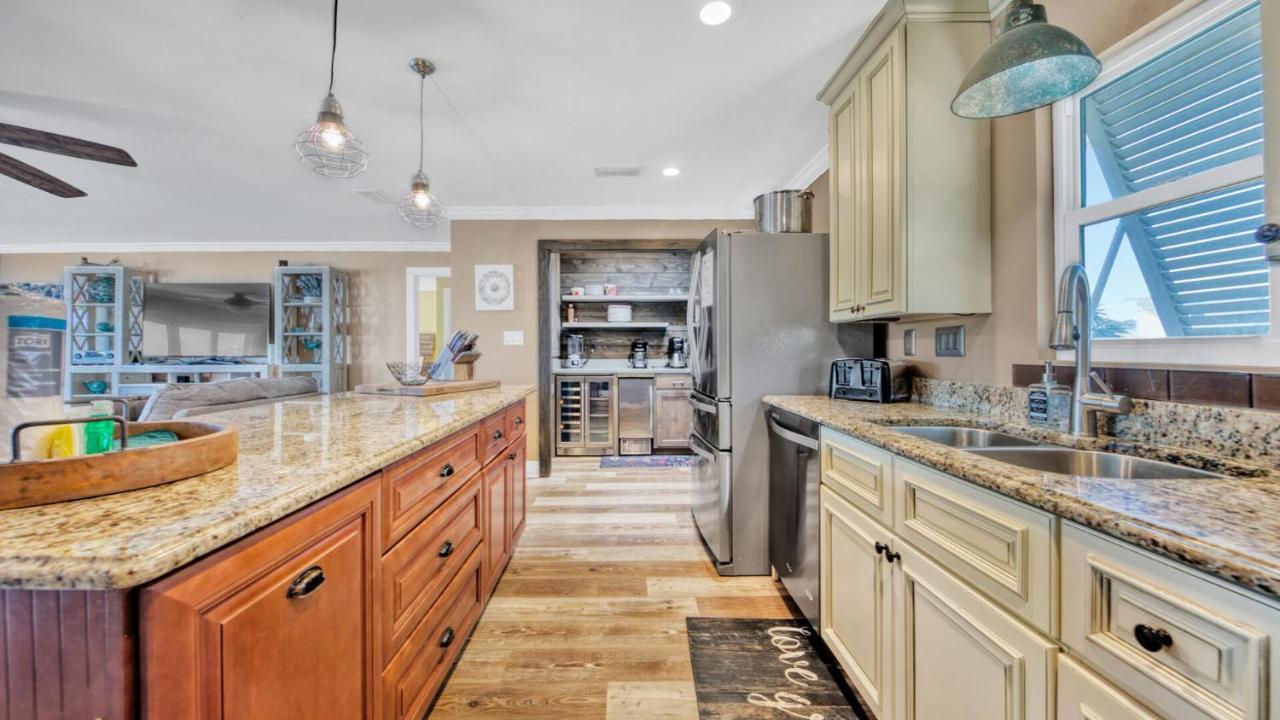 Palm Breeze - Is A 4br With Private Pool And Boat Dock In * Destin