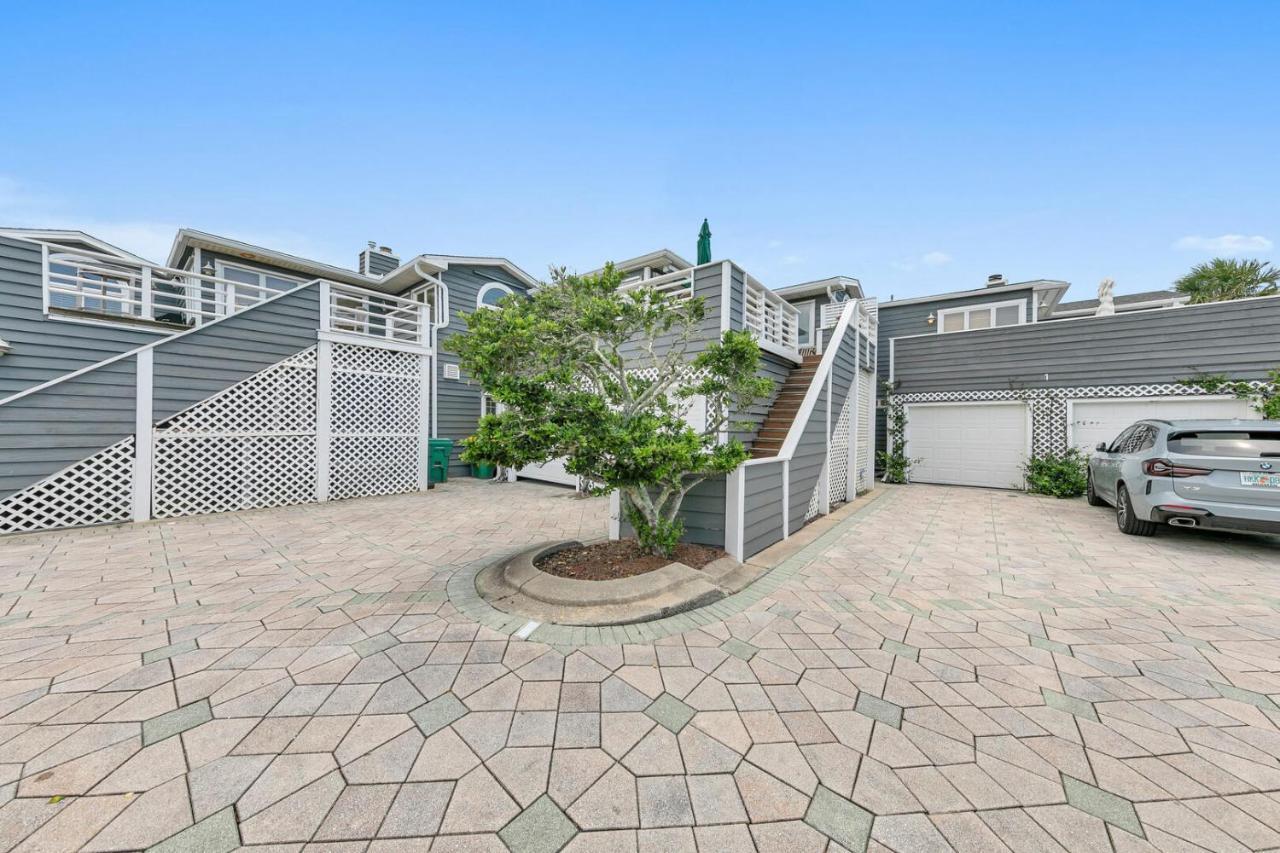 Henderson Haus - Is A Fabulous 3br Townhome In *
