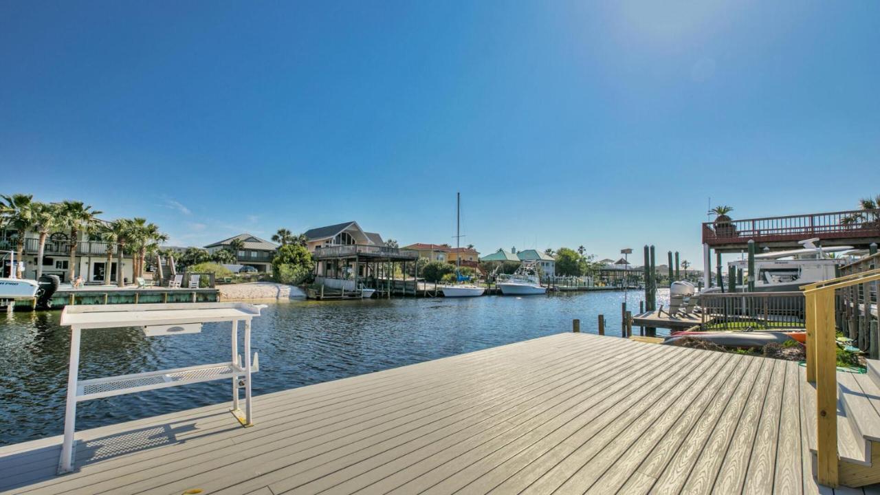 Holiday home Palm Breeze - Is A 4br With Private Pool And Boat Dock In Destin