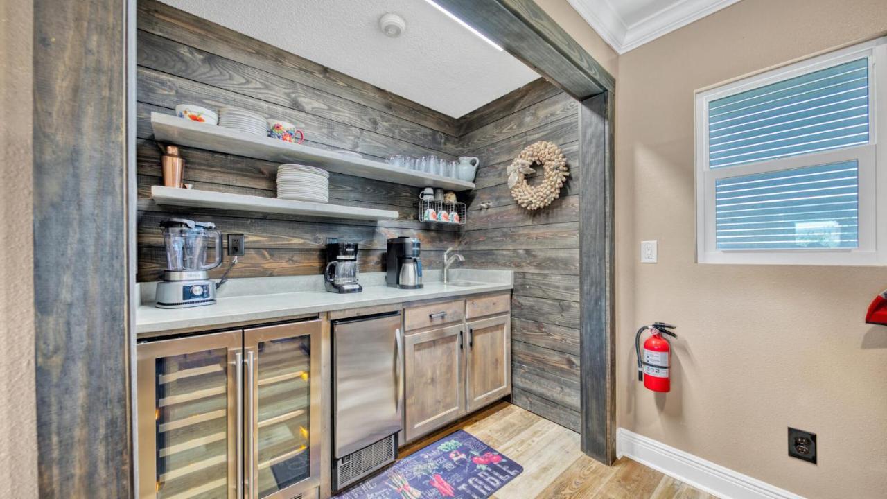 Palm Breeze - Is A 4br With Private Pool And Boat Dock In * Destin