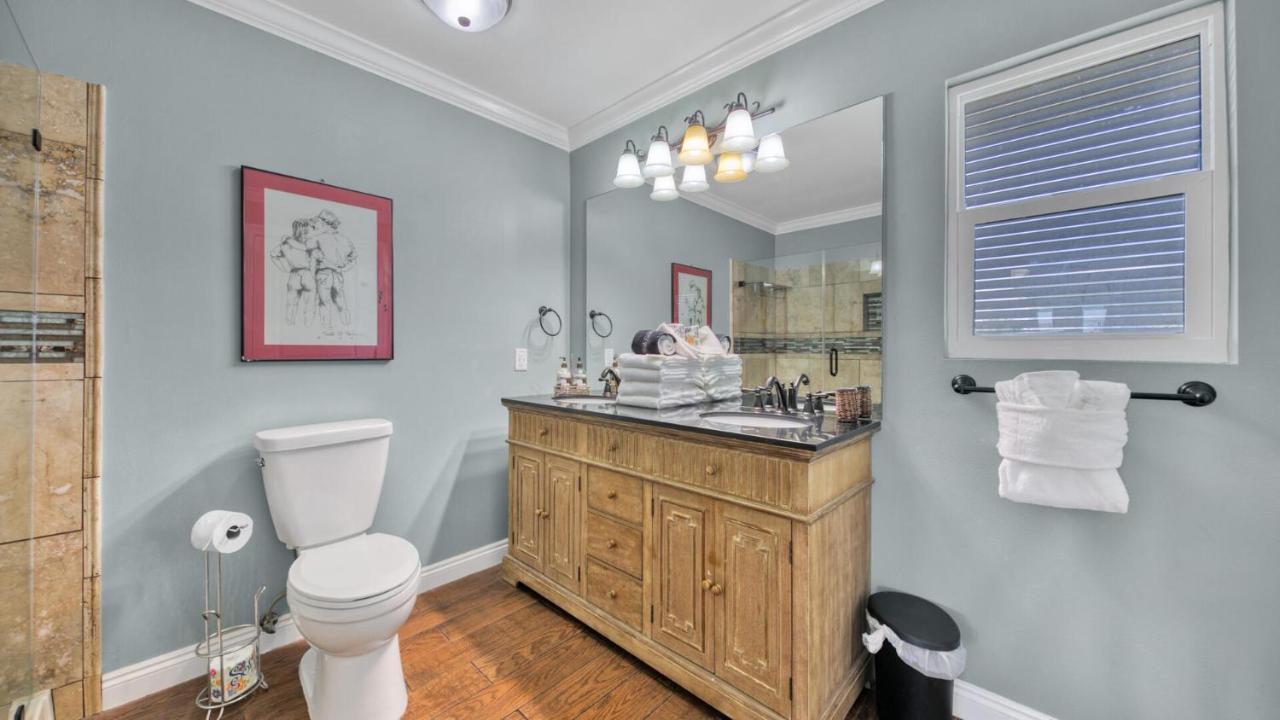Palm Breeze - Is A 4br With Private Pool And Boat Dock In Holiday home *