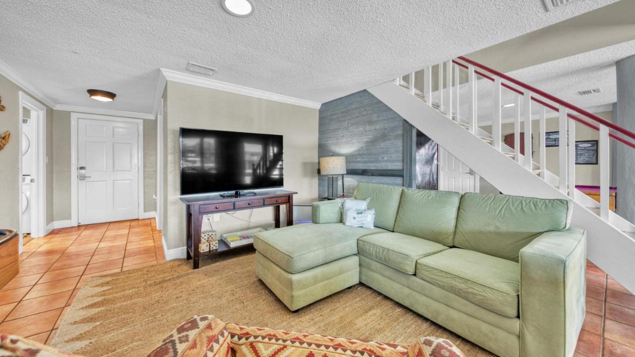 Holiday home Palm Breeze - Is A 4br With Private Pool And Boat Dock In Destin