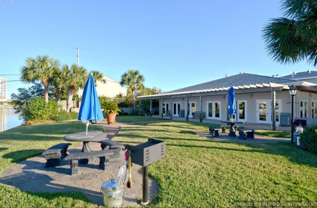 Front Relaxing Get Away On Beautiful Emerald Coast Aparthotel *