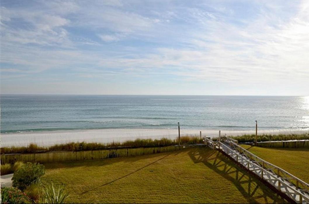 Front Relaxing Get Away On Beautiful Emerald Coast Aparthotel Destin