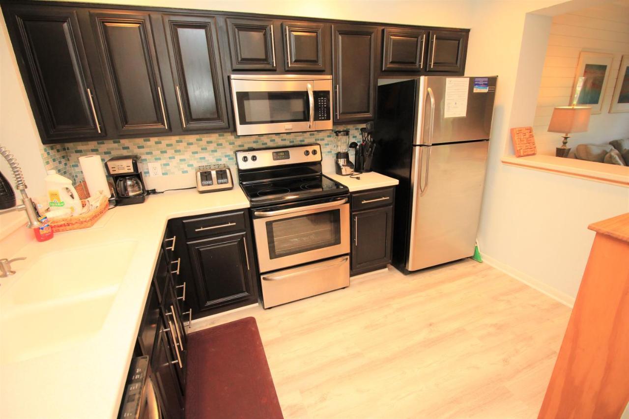 Holiday home Charming 2 Bed 2 Bath Overlooking Horseshoe Lake. Sandestin. Destin