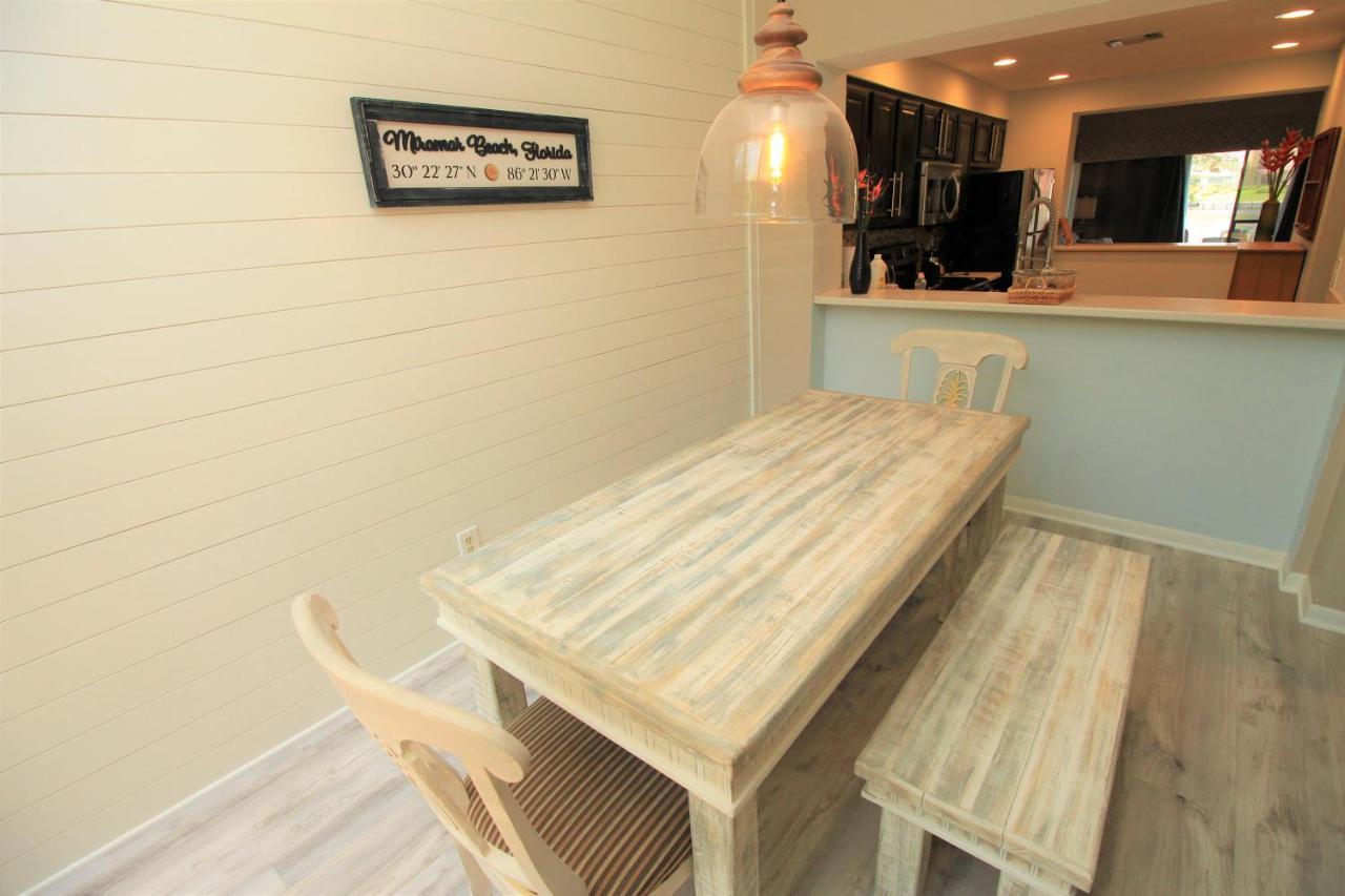 Charming 2 Bed 2 Bath Overlooking Horseshoe Lake. Sandestin. Destin