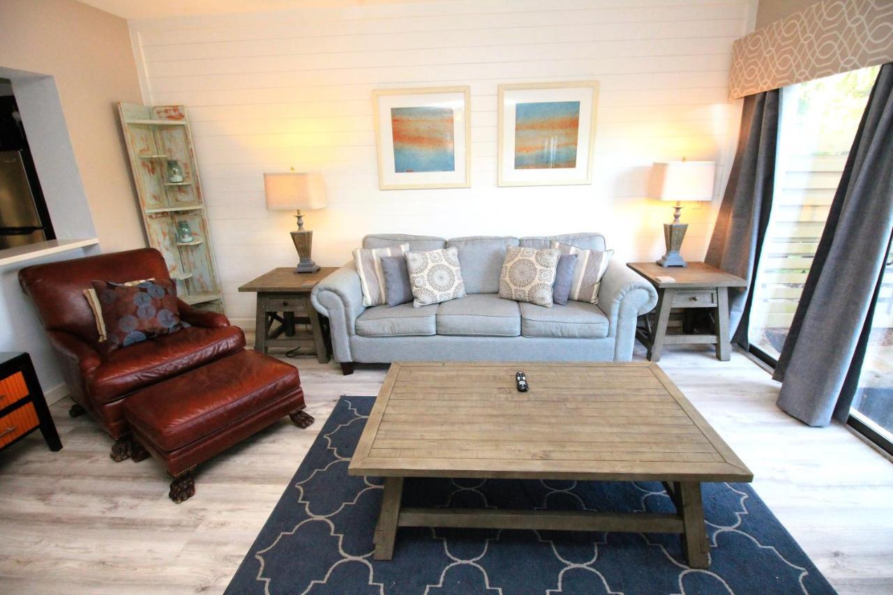 Charming 2 Bed 2 Bath Overlooking Horseshoe Lake. Sandestin. * Destin