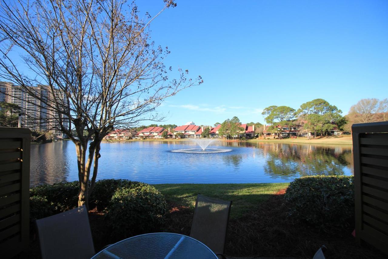 Holiday home Charming 2 Bed 2 Bath Overlooking Horseshoe Lake. Sandestin.