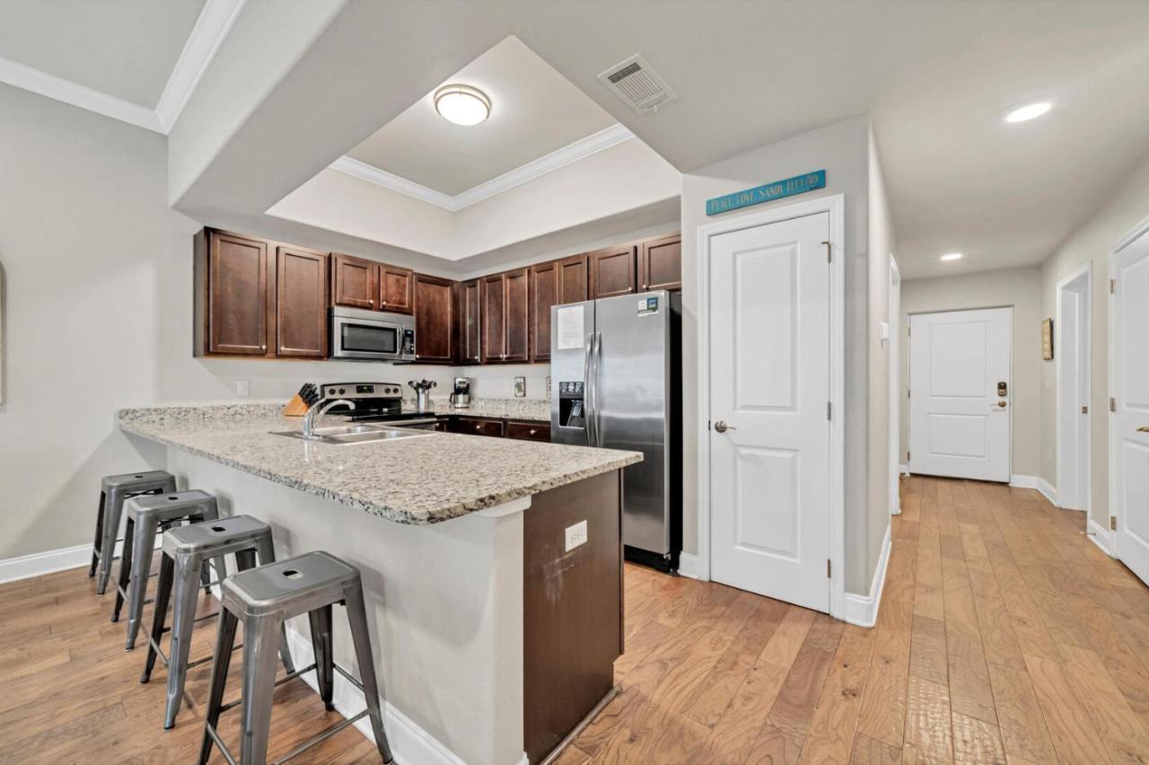 Private Patio! Gated Community! Walk To Beach! Alerio C101 Free Activities! *