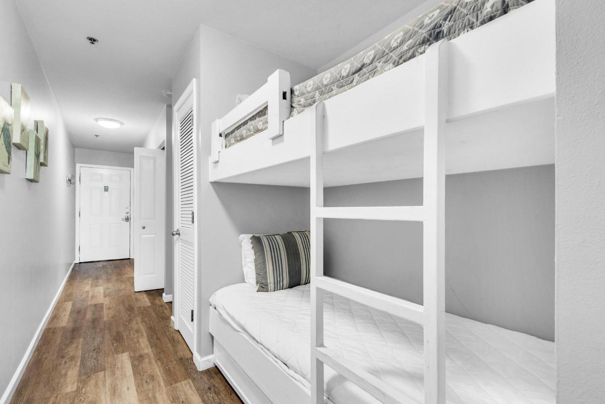 Apartment Grand Caribbean West 303 *