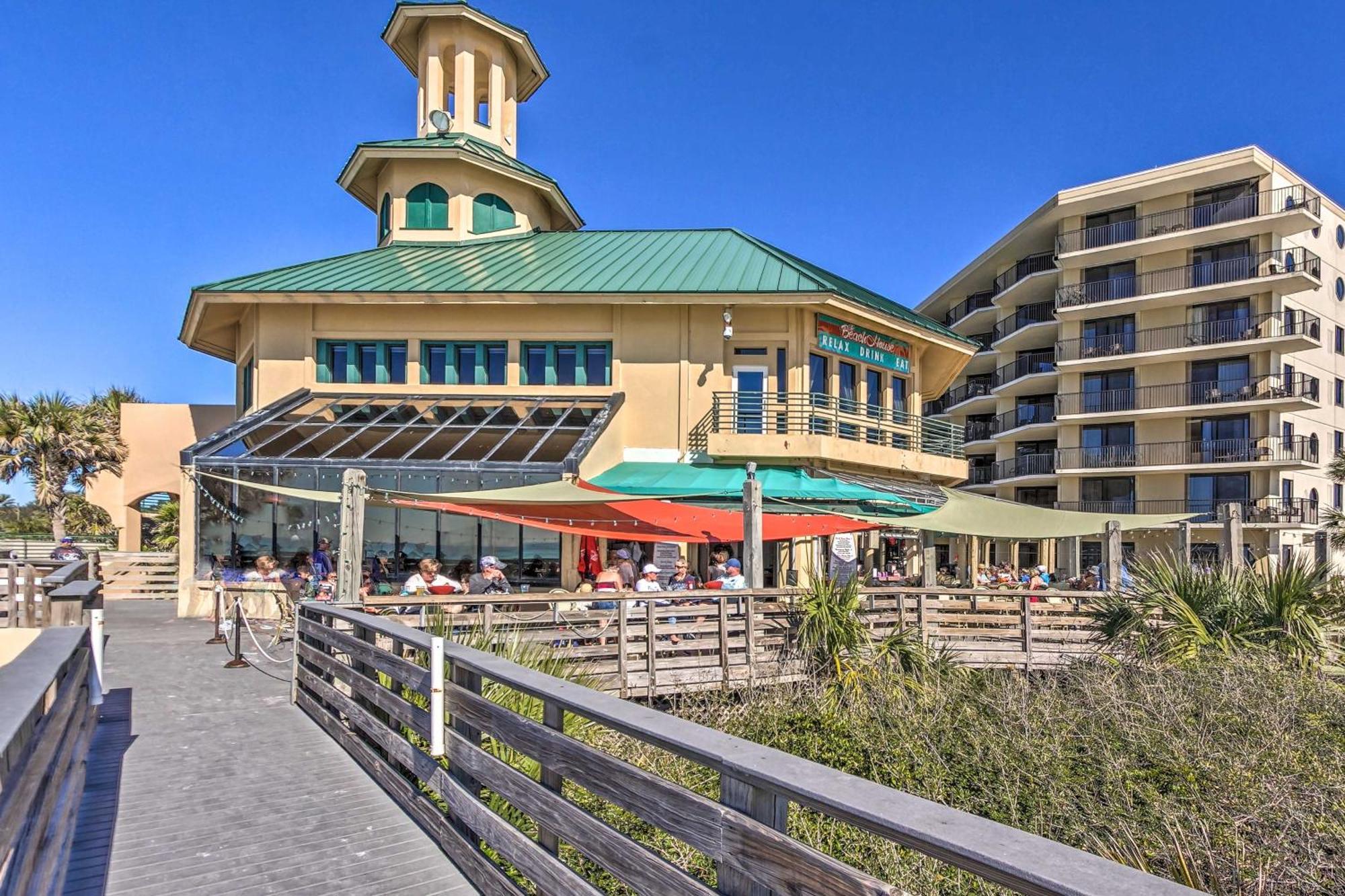 With Pool - Walk To Beach! Destin