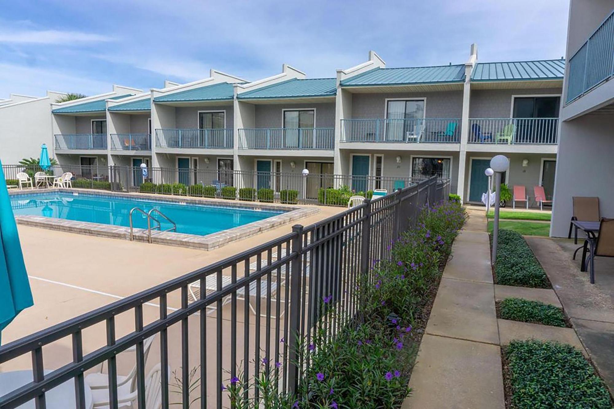 Gulf Winds East #47 Holiday home
