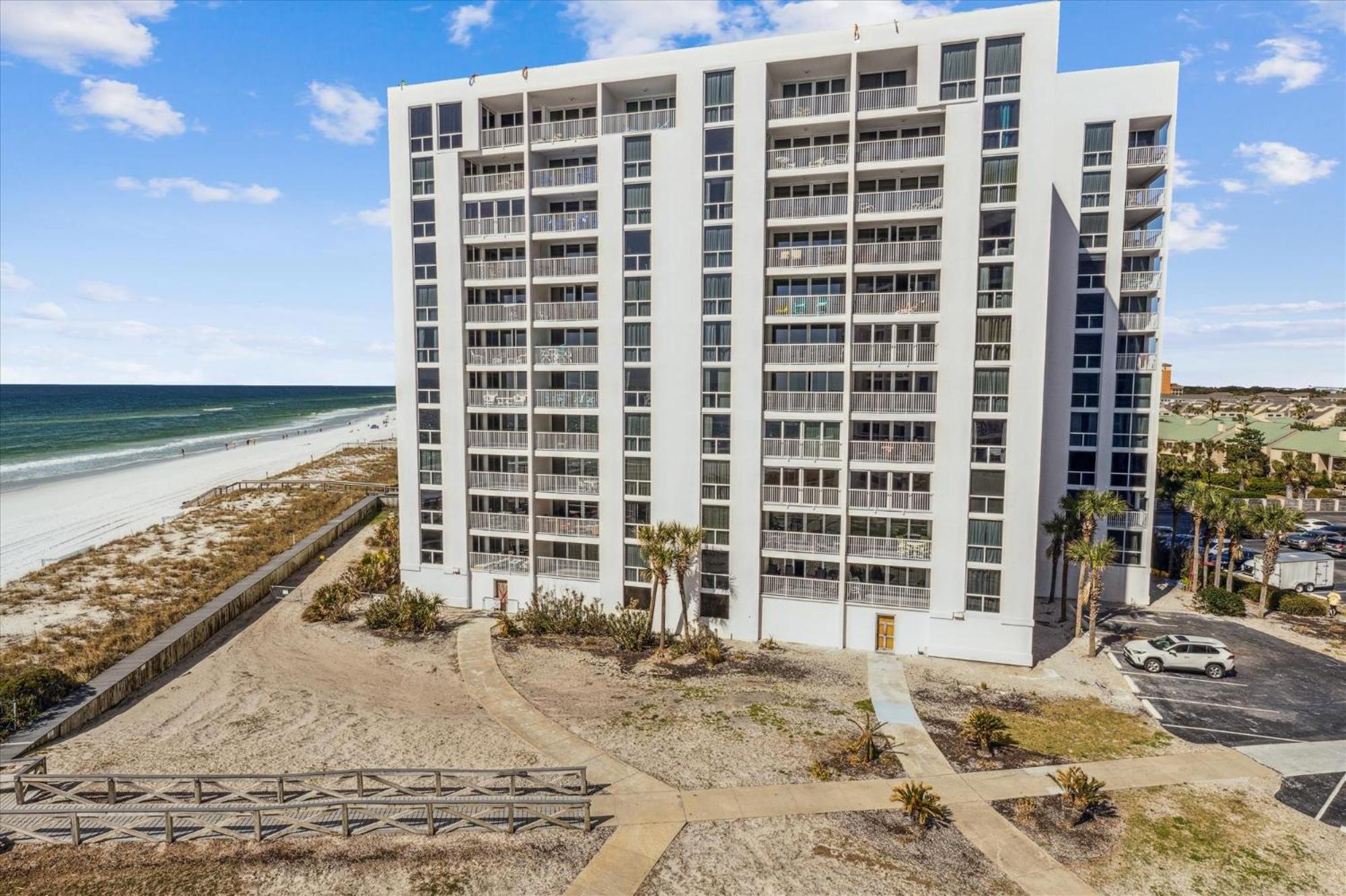 Shoreline Towers 1063 Apartment