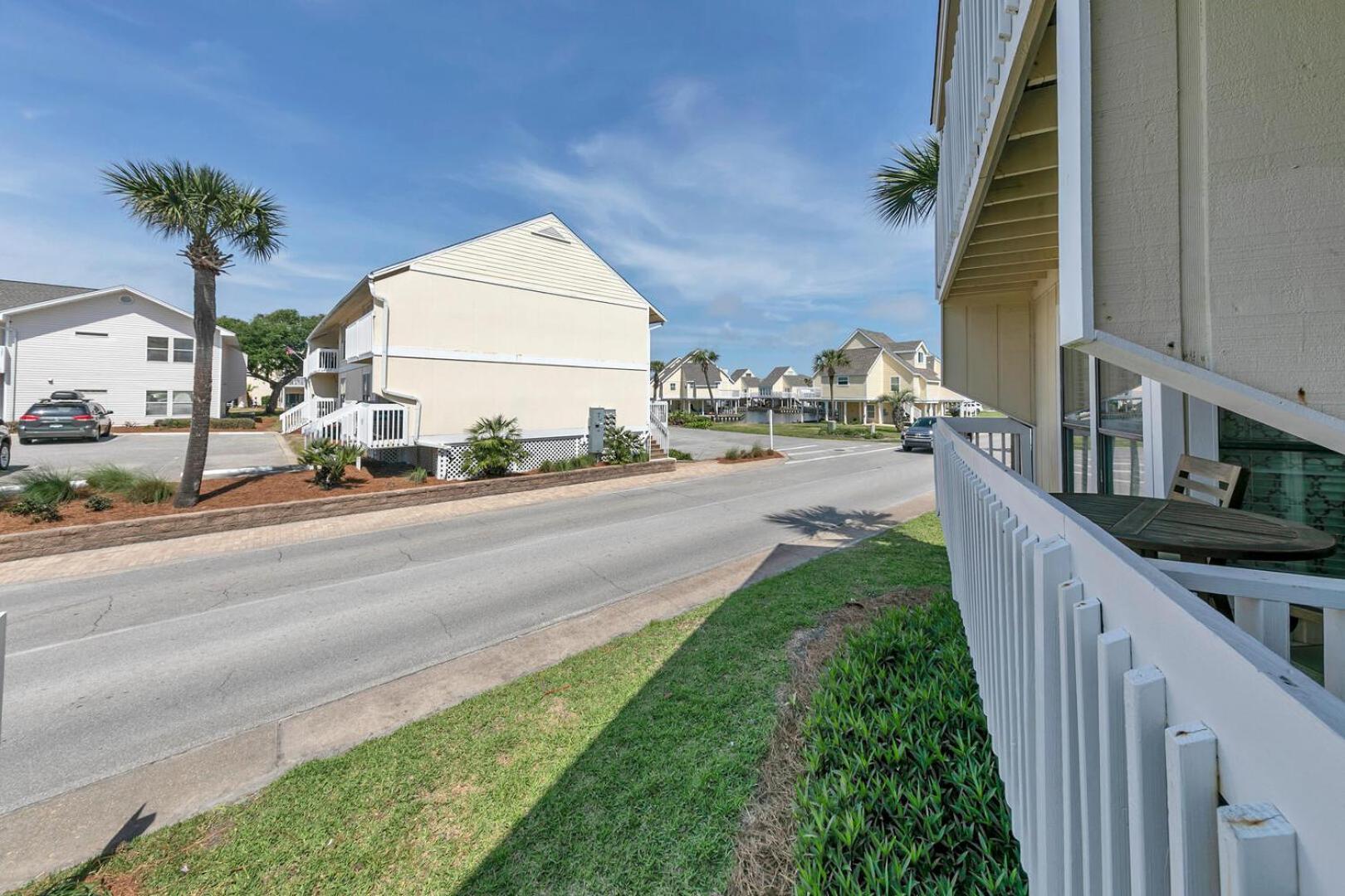 Newly Remodeled In Sandpiper Cove Now With Free Service And Pet Friendly * Destin