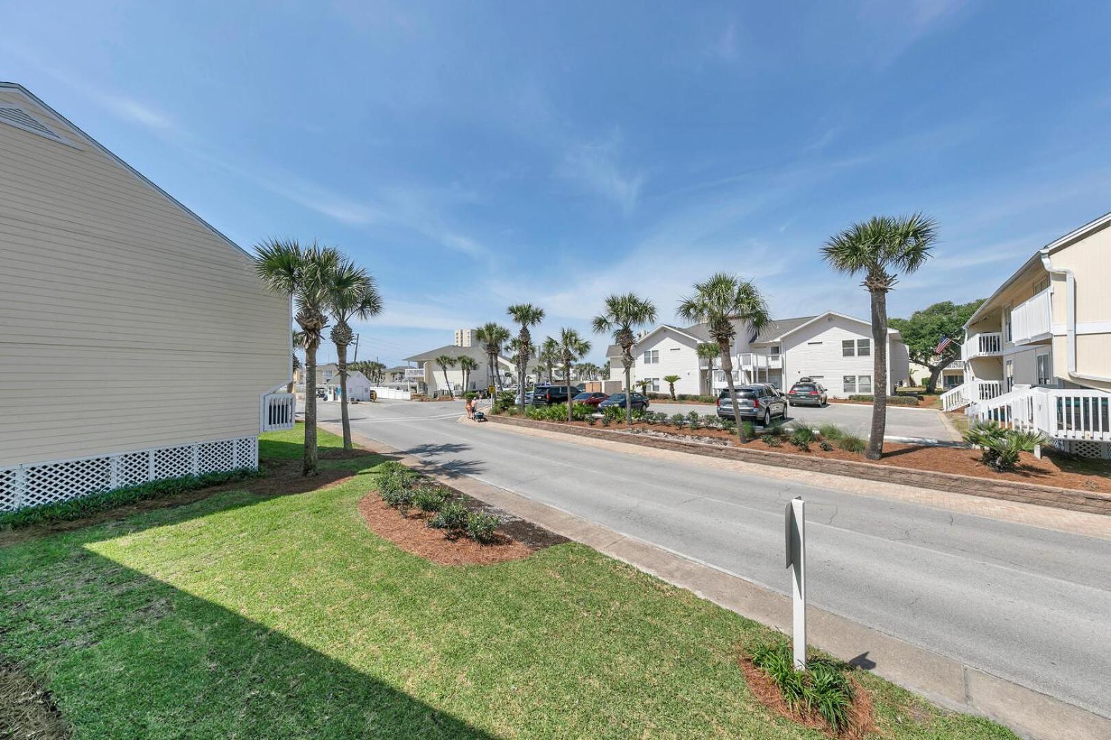 Newly Remodeled In Sandpiper Cove Now With Free Service And Pet Friendly Destin